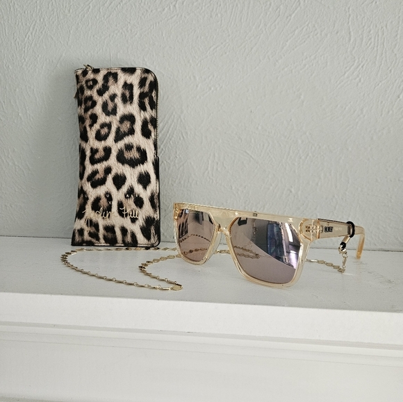 NWOT Quay X Jaclyn Hill Very Busy Sunglasses With Chain & Leopard Case - Picture 2 of 7